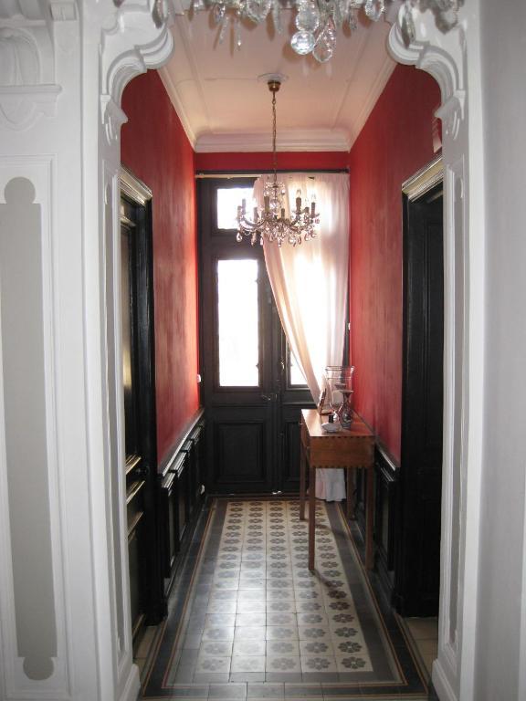 Château de Launay Méry-Corbon Extérieur photo