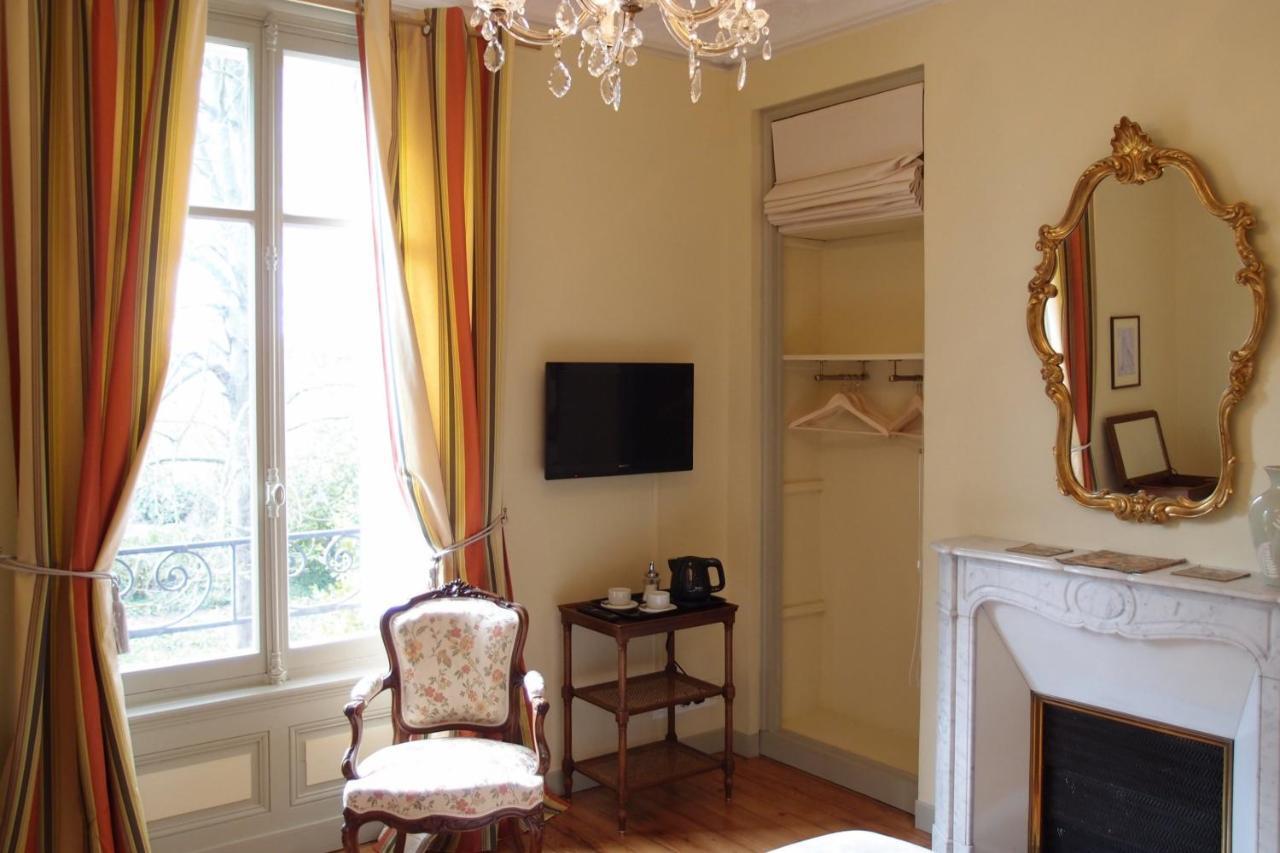 Château de Launay Méry-Corbon Chambre photo