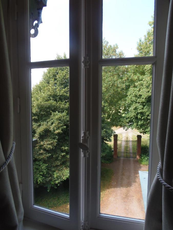 Château de Launay Méry-Corbon Chambre photo